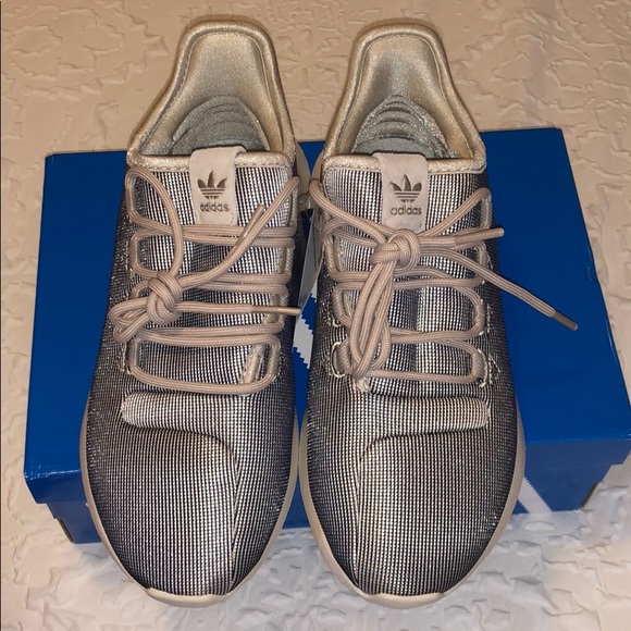 Women’s Adidas Tubular Shoes - Picture 3 of 4